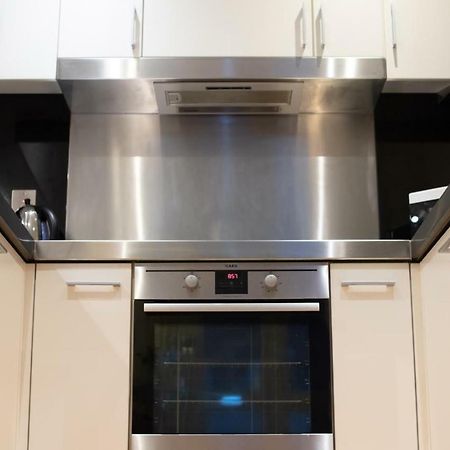 London Luxury 1 Bedroom Apartment Minutes Walk From Canary Wharf Экстерьер фото